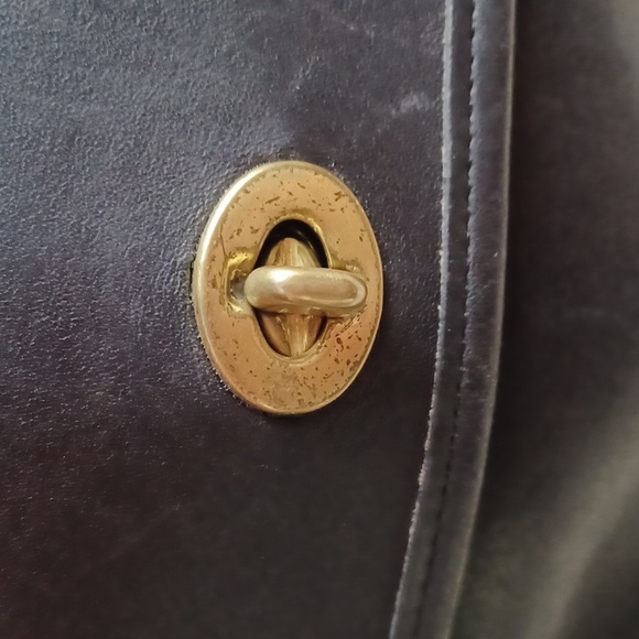 Vintage Coach crossbody - Picture 8 of 16